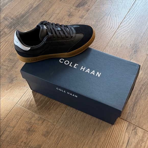 🆕 Cole Haan Women’s Breakaway Black and White Sneakers - Picture 2 of 5
